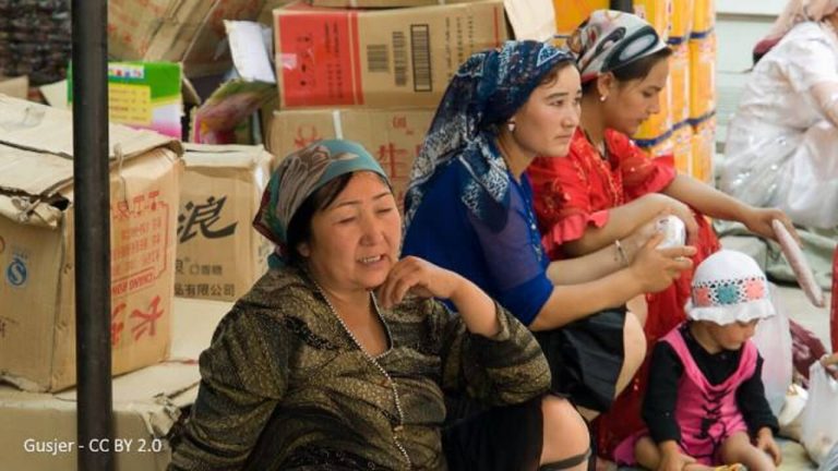 新疆"再教育集中营"被关押者家人状况堪忧