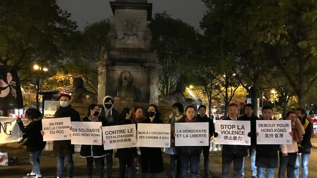 抗议法国水炮车镇压 港人连署吁法禁卖香港