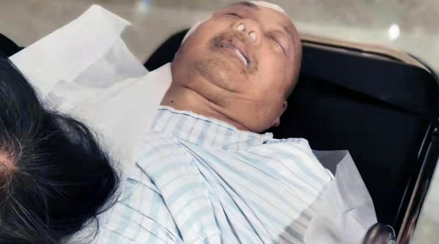 2019年10月26日， 身体一向正常的陈春章在医院里昏迷不醒